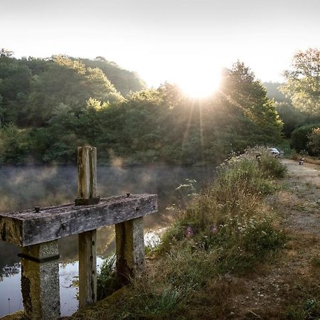 Le Moulin De La Farge B&B Saint-Moreil ภายนอก รูปภาพ