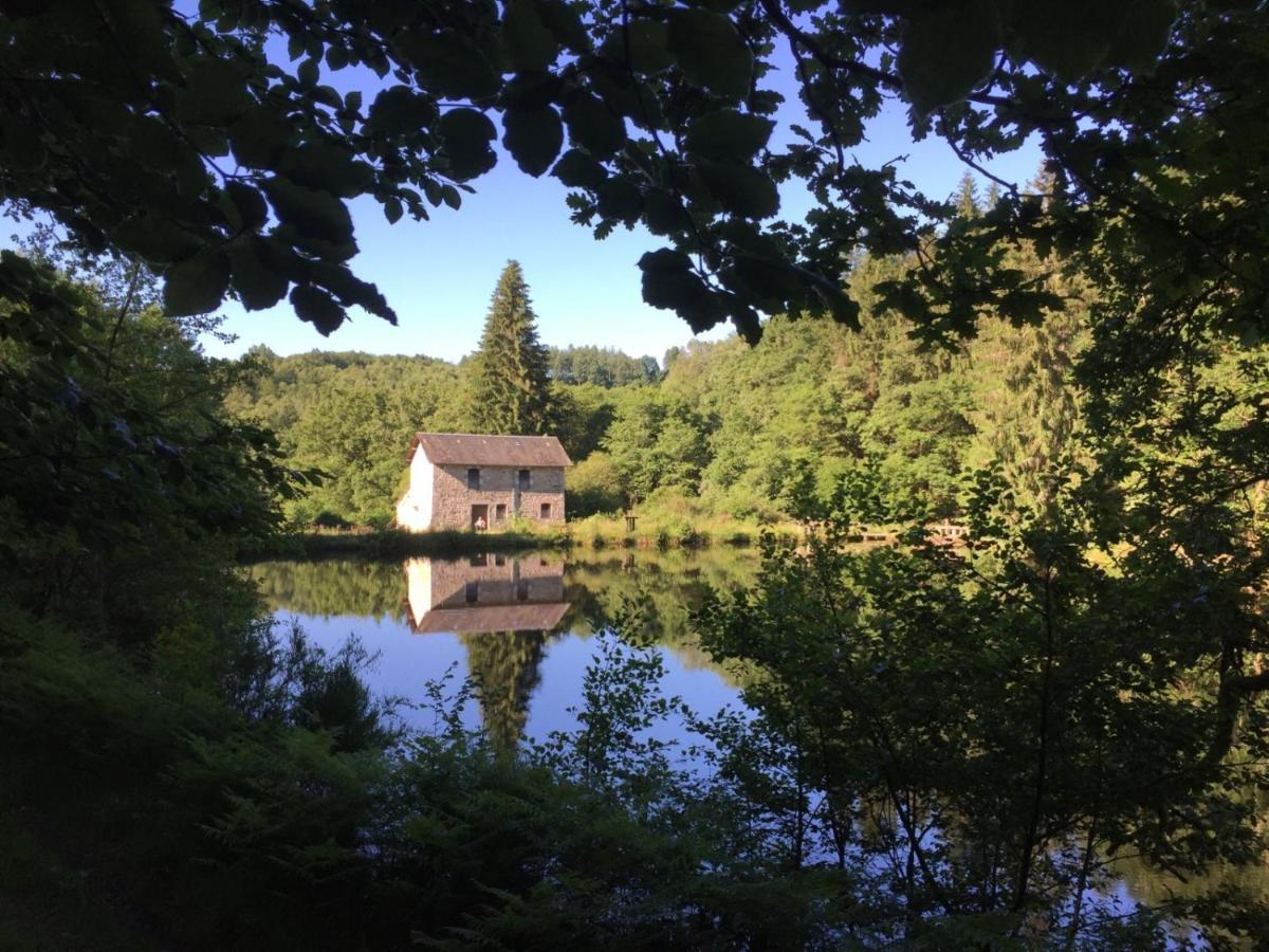 Le Moulin De La Farge B&B Saint-Moreil ภายนอก รูปภาพ